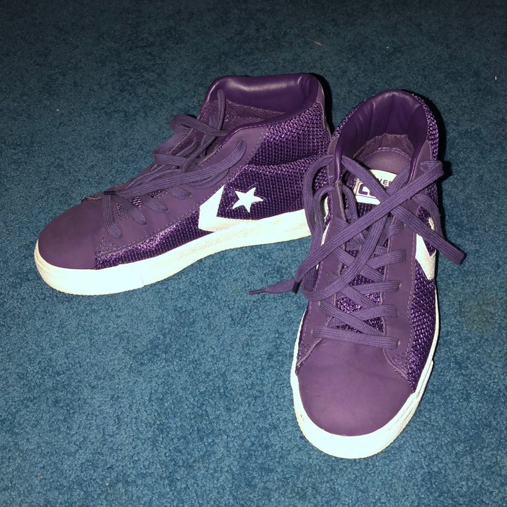 EUC High Top Converse. Kids Sz 6